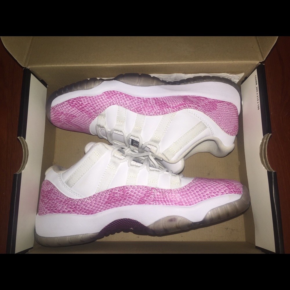 Jordan 11 Retro low pink snakeskin